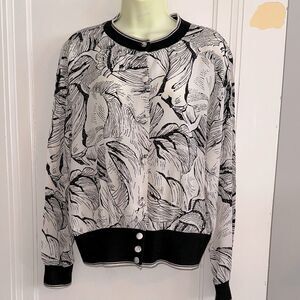 Vintage 90s Melrose Black & White Leaf Motif Button Front Rayon Blouse
